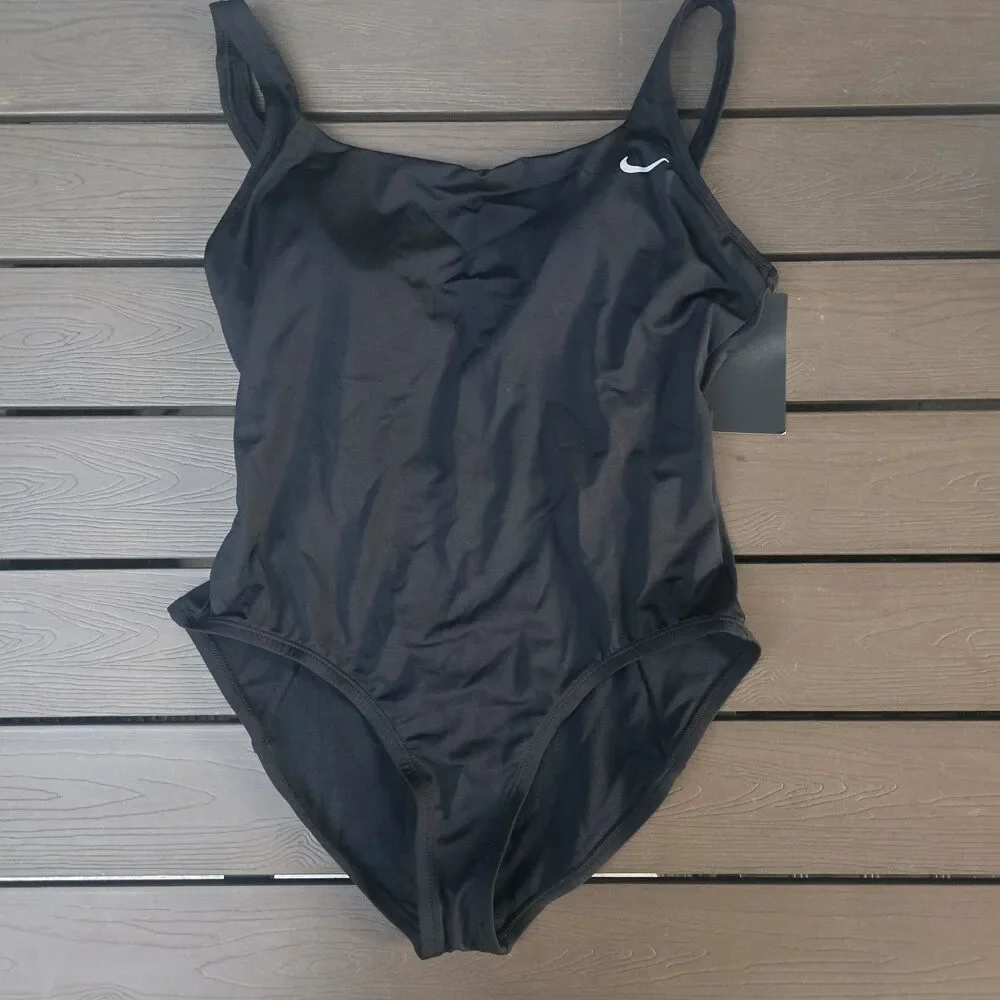 Nike essential women